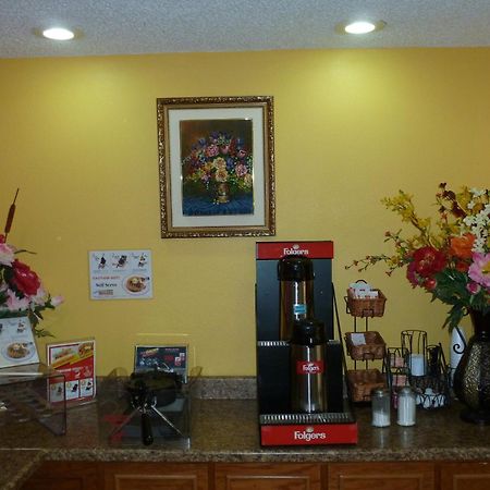 Redwood Inn - White Hall Ristorante foto