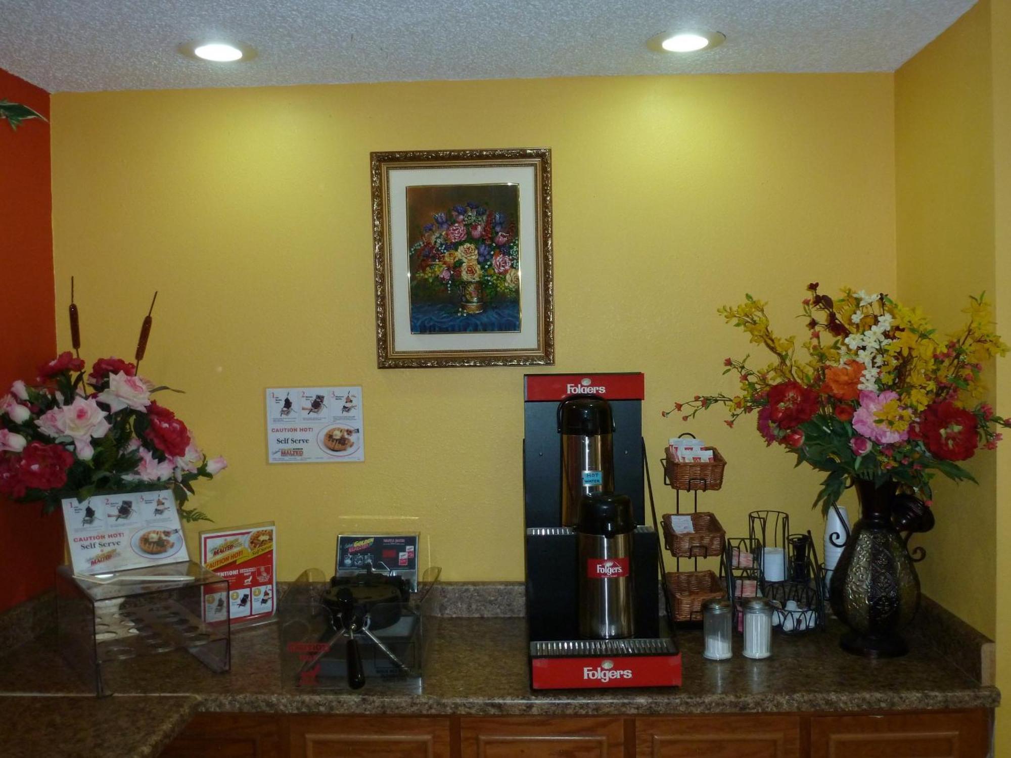 Redwood Inn - White Hall Ristorante foto